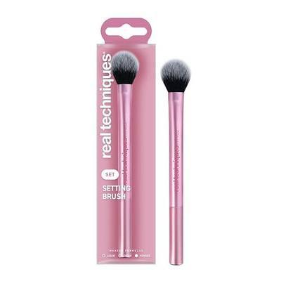 Real Techniques Setting Brush With Ultra Plush Custom Cut Synthetic Bristles and Extended Aluminum Ferrules to Build Coverage