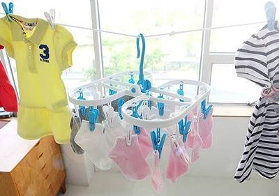 Clip and Dry Hanger with 24 Clips