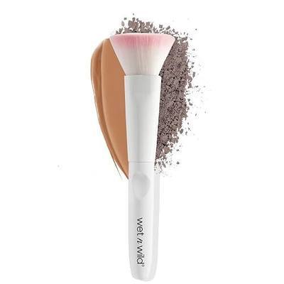 wet n wild Kabuki Brush, Flat Top for All Formulas, Densely-Packed Synthetic Bristles, Ergonomic Handle for Comfortable Control