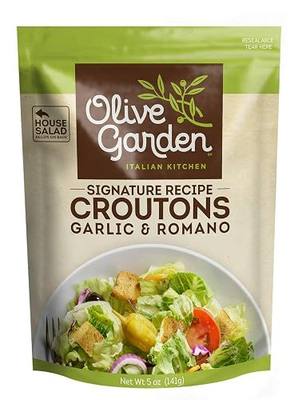 Olive Garden | Garlic & Romano Seasoned Croutons | 5 Ounce, Pack of 9 | Crunchy Salad Topper