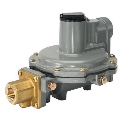 R632A-JFF Integral Two Stage Propane Regulator – LP Gas Pressure Control for Tank, 9"-13" WC, POL x 3/4" FNPT, 850,000 BTU, Residential Regulators
