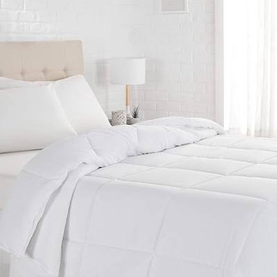 Amazon Basics White Down Alternative Comforter and Duvet Insert with Corner Tabs, Machine Washable, Full/Queen, Light