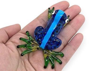 WitnyStore 2⅛" Blue Black Dot Frog Artistic Blown Glass Figurine Premium Hand-Blown Statue Tabletop Decoration Unique Collectible for Adult Collectors Handcrafted Elegant Home Room Decor