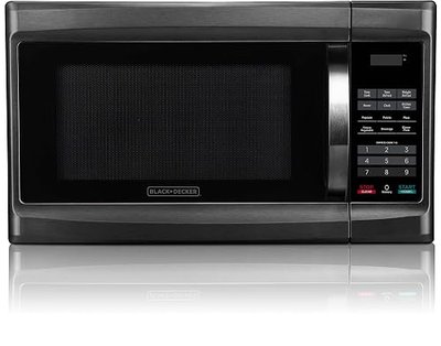 BLACK+DECKER EM145AAK-P EEM145AAK-P 1.6 Cubic Foot 1100 Watt Stainless Steel Microwave with Smart Sensor, Time/Weight Defrost, Child Safety Lock, Cu.Ft Red