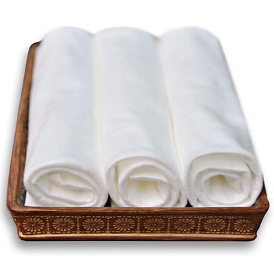 DAVELEN Disposable Large Luxury Towels (100-Count) Spa and Salon Quality Softness for Guests, Clients | Hair, Face, Body Use | Luxurious Comfort, Ecofriendly (100, 32x16 inches)