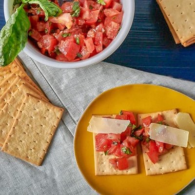Partners Charcuterie Crackers, Olive Oil & Sea Salt, 4.4 Ounce (Pack of 6), Made with Real Ingredients, Non-GMO, Kosher