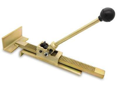 KIE Hardwood Floor Jack Professional Flooring Jack for Flooring Installation Straightening Laminate and Hardwood Flooring Universal Ratcheting Hardwood Plank Jack