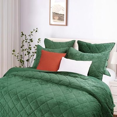 PHF Luxurious Velvet Corduroy Quilt Set Queen Size, 3PCS Extreme Soft Geomerty Coverlet Set, 1 Bedspread 90" x 90" and 2 Pillow Cases 20" x 26", Emerald Green