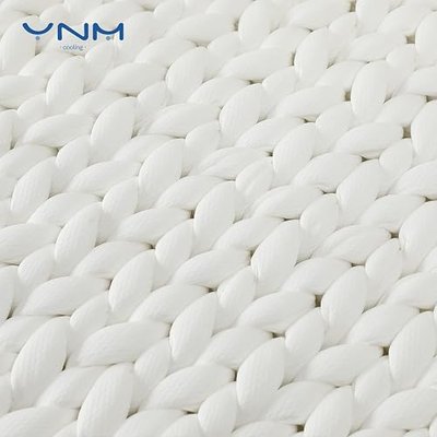 YnM Cooling Weighted Blanket, Handmade Chunky Yarn Knitted Design, Temperature Regulating and Breathable, Machine Washable Throw for Sleep or Home Decor (White, 60x80 Inch, 20lbs)
