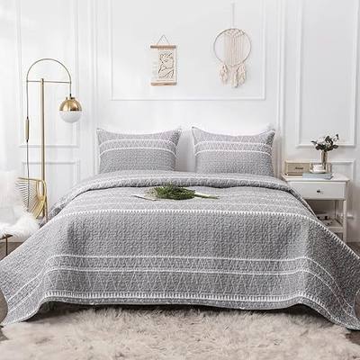 LUCKYBULL Grey Quilt Set Boho Bedspread California King XL Size (112x104 in), 3 Pieces Gray Bohemian Striped Reversible Lightweight Coverlet Quilt Set for All Season, Calking XL