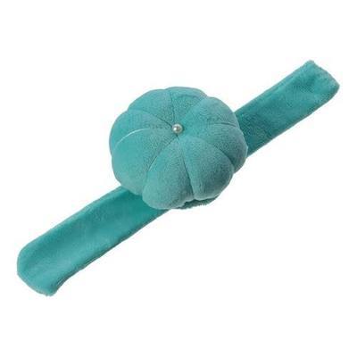 Wrist Pin Cushions Band Sewing Needle Cushion Needle Holder Pincushions for Sewing Quilting Needlework DIY Crafts