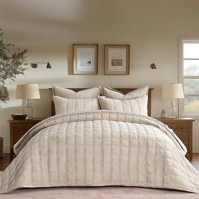 EverGrace 3 Pieces Double Box Stitch Luxurious Velvet Quilt, King, Beige | Ultra Soft Bedspread Coverlet Set, Double Box Stitch, Luxurious Lightweight Coverlet Set, for All Season, with 2 Shams