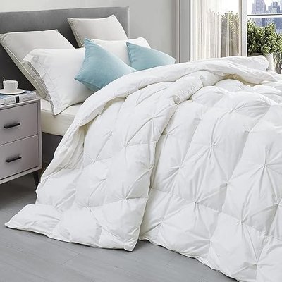 SLEEP-NEST XL King Comforter Oversized 110 x 110 Inch Pinch Pleated Duvet Insert with 8 Corner tabs 1 Piece All Season Down Alternative 350 GSM Medium Warm Oversized Quilts Breathable, White