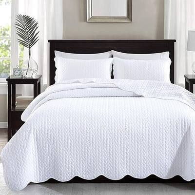 MOONLIGHT20015 Quilt King Size Bedding Set (106" x 96") - 2 Pillow Shams (20" x 36"+ 2") - All Season Reversible Lightweight 3 Pcs Microfiber Coverlet Set Embossed Quilt Bedspreads (White)