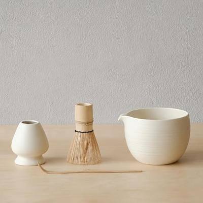 WENSHUO Matcha Whisk Set, Ceramic Matcha Bowl with Spout, Crème,6-Pc | Matcha kit includes 20 oz bowl, 100-prong bamboo whisk, holder, and scoop. High walls and curved spout help prevent spills.