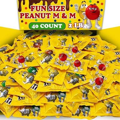 M&M's Peanut Fun Size Packs, Bulk 2 lb Milk Chocolate Covered Peanuts Individually Wrapped Packets, Bulk Candy Bags for Kids Party Favors, Birthdays, Snacking