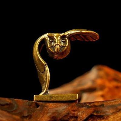 Whispering Wings Owl Sculpture - 100% Solid Brass Low-Flight Pose Statue with Wing-Touch Detail, Vintage Mystical Library Decor for Book Lovers & Scholars, Handcrafted Wisdom Owl Gift for Study Rooms
