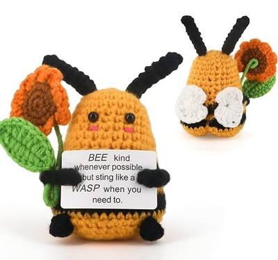 Positive Crochet Gifts Funny Bee Handmade Emotional Support Crochet Cute Animal Affirmation Card for Colleagues, Women and New Teacher Christmas Desk Decoration Inspirational Mini Doll