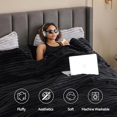 weigelia Fluffy Black Comforter Queen Set – Ultra Soft Plush Fleece Black Comforter Queen Size, Luxury Fuzzy Bedding Comforter with 2 Pillowcases, Cozy Heavy Faux Fur Comforter Sets for All Season