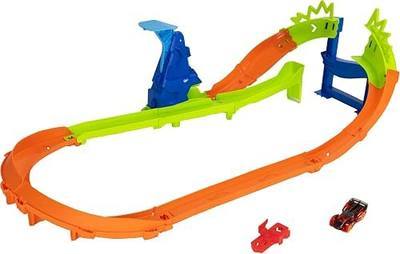 Hot Wheels Stunt Tracks Jump Circuit Speedway & 1 Toy Car | Track Set with 180-Degree Curve, 3-Inch-High Incline & Gap for Jumping, Includes 1:64 Scale Die-Cast Car