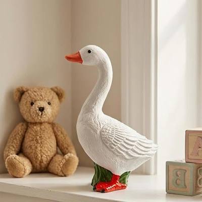 7 inch Desk Goose Mini Figurine | Desktop Goose Statue Magnetic Key Holder Resin Figurine for Office Table Desk Decor Home Kitchen Decoration