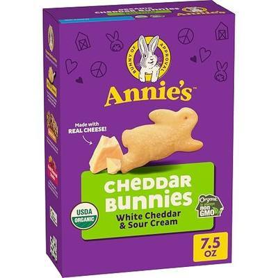 Annie's Organic Cheddar Bunnies Baked Crackers, White Cheddar and Sour Cream, Made with Real Cheese, 7.5 oz