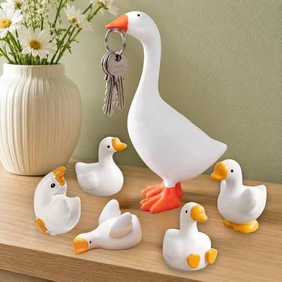 7 inch Desk Goose Key Holder with 5 Mini Baby Goose,6 Packs Cute Desktop Resin Porch Goose Magnetic Statue, Funny Figurines Keychain Hanging, Bedroom Decor for Home Office Table, Housewarming Gifts