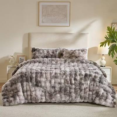 Plush Faux Fur Comforter Set - Ultra Soft Fuzzy Bedding, Reversible Flannel Back Comforter, Warm Lightweight Cozy Fluffy Bed Set