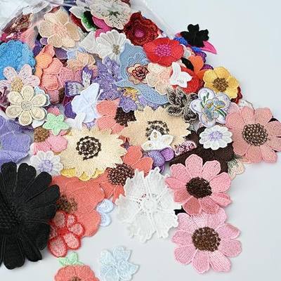 100pc Assorted Embroidered Flower Patches for Clothing DIY sew on Embroidery Floral Appliques Patch for Bags Hats Socks Garment Decoration
