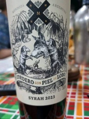 Mosquita Muerta · Cordero Con Piel de Lobo Syrah