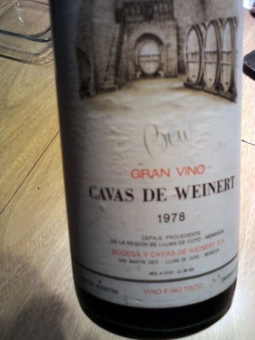 Weinert · Cavas de Weinert Red Blend